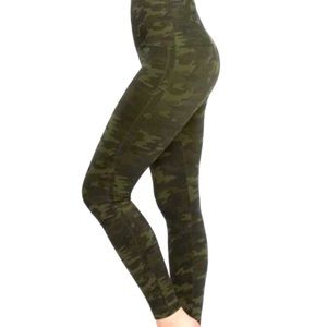 SPANX army green camo crop leggings size Small